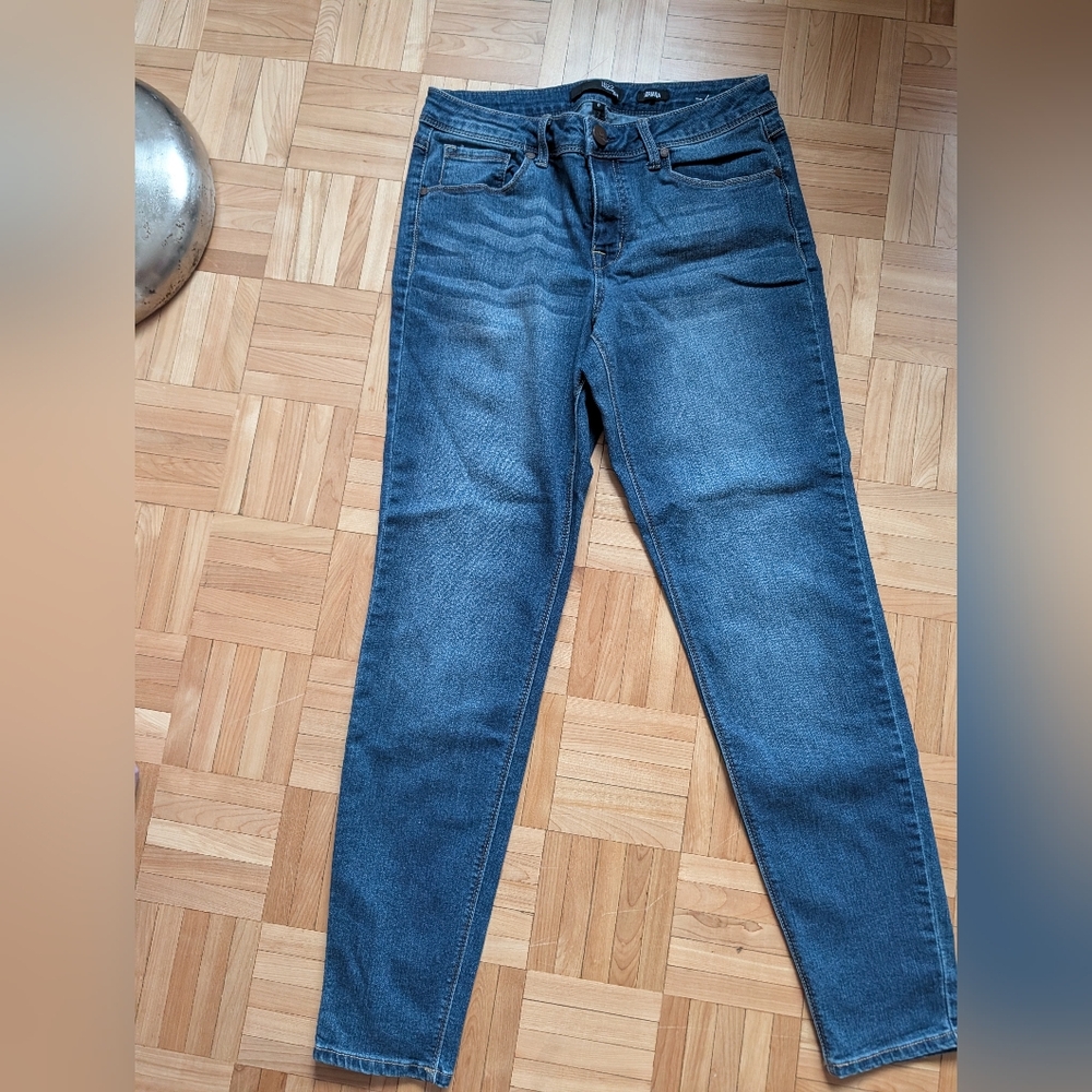 1822 Denim Adriana Skinny Jeans in Blue
